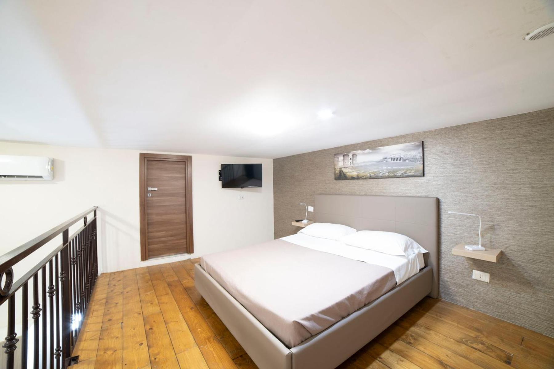 Corso 138 - Sleep & Fly - By Domusextra Bed & Breakfast Naples Exterior photo